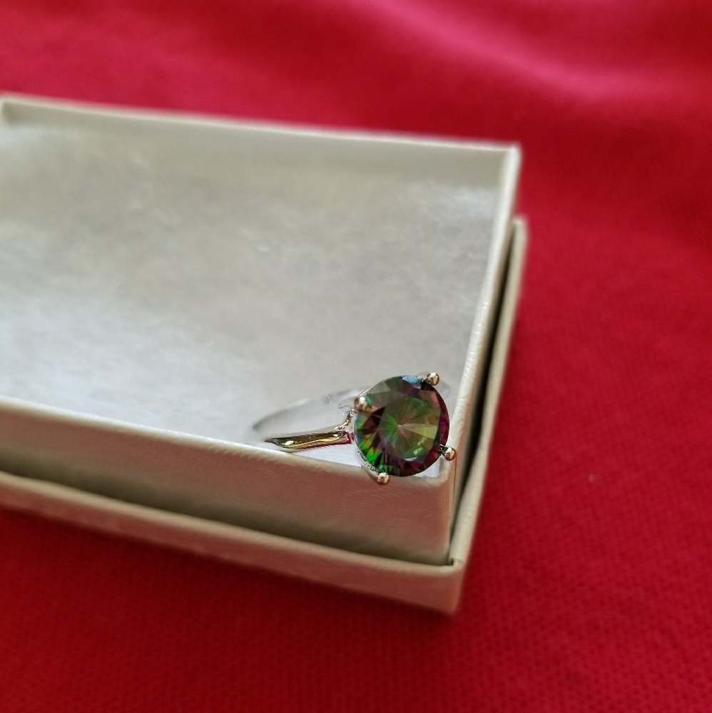 ring - Picture 2 of 7